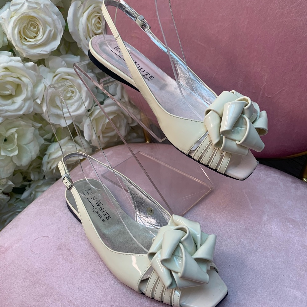 Ron White Signature ~ Cream Patent Leather Victoria Flat shoes ~ Size 37